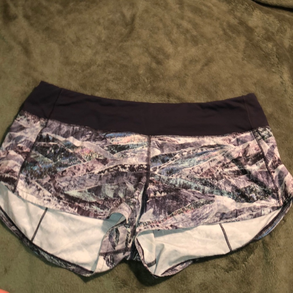 Lululemon Speed it up shorts